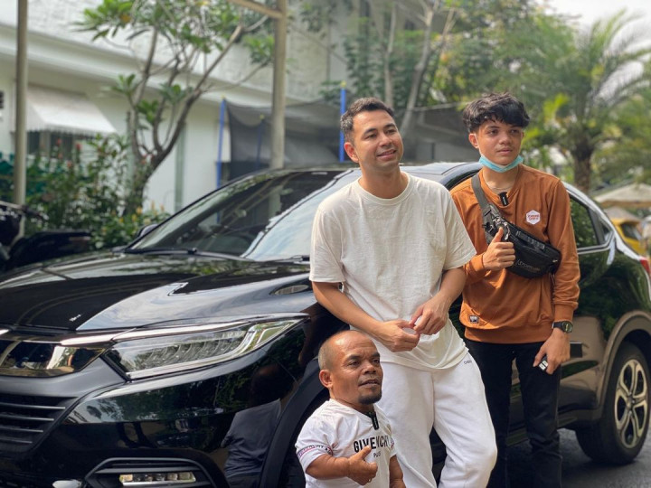 Bukan Prank! Ucok Baba Terharu Dibelikan Raffi Ahmad Mobil Mewah