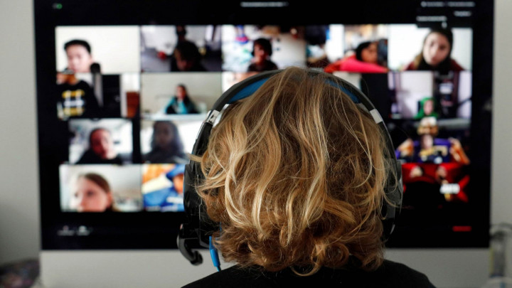 Zoom Down Jangan Panik, Bukan Cuma di Indonesia