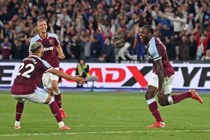 Liga Inggris: Tekuk 10 Pemain Leicester 4-1, West Ham Puncaki Klasemen