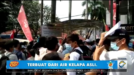 ?Massa menuntut keadilan agar mereka diizinkan mengungsi dan menetap di negara tujuan. Metro TV