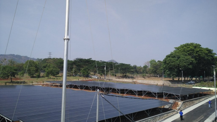 Pengamat Sarankan Perkuat industri Solar <i>Cell</i> Ketimbang Revisi Aturan PLTS Atap