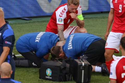 Penghargaan Presiden UEFA Jatuh kepada Simon Kjaer dan Tim Medis
