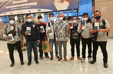 KBRI Dakar Pulangkan 7 ABK WNI yang Mengalami Musibah di Senegal