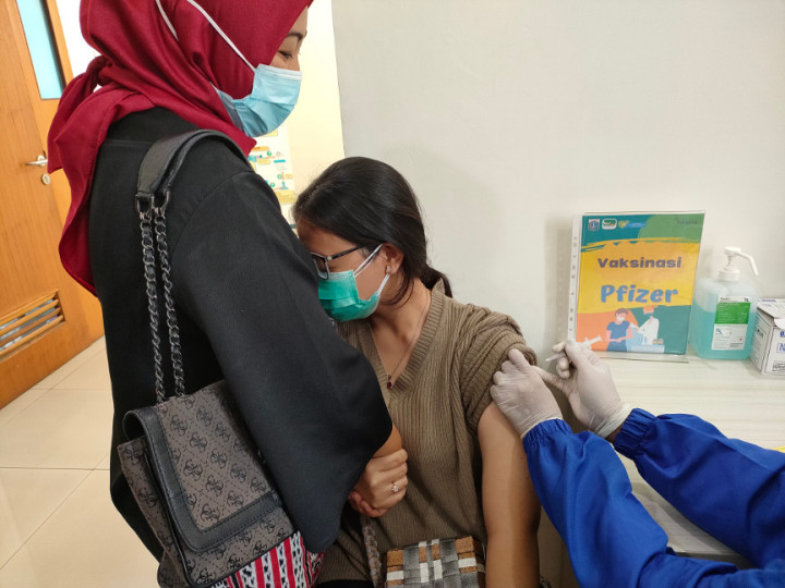 Puskemas Johar Baru Siapkan 100 Vaksin Pfizer Setiap Hari