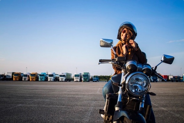 4 Tips agar Tetap Fit Berkendara Motor di Tengah Cuaca tak Menentu