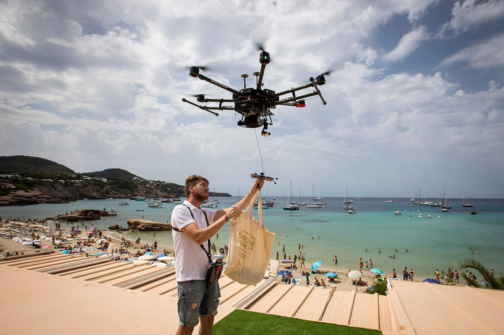 Ketika Drone Jadi Layanan Pengiriman Makanan di Kapal Pesiar Spanyol