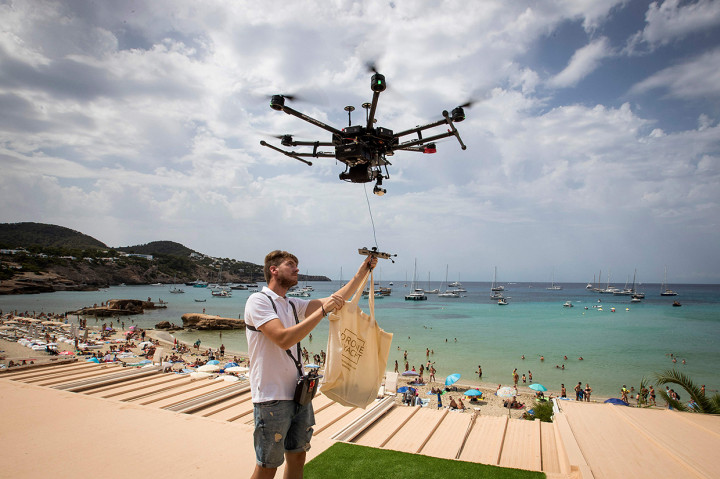 Ketika Drone Jadi Layanan Pengiriman Makanan di Kapal Pesiar Spanyol