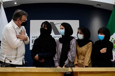 Tim Robotik Perempuan Afghanistan Disambut Hangat di Meksiko