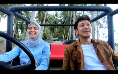 Amanda Rawles jadi Guru Muslimah, dan Kisah Cinta dengan Dimas Anggara