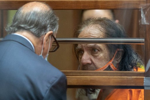 Lakukan Pemerkosaan Terhadap 21 Perempuan, Bintang Porno AS Didakwa