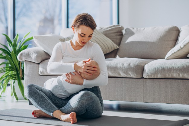 Ada 3 tanda ketika bayi ingin minum ASI (Foto: Freepik)