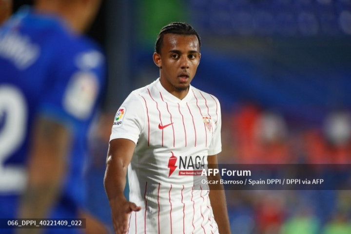 Sevilla Tolak Tawaran Chelsea untuk Kounde