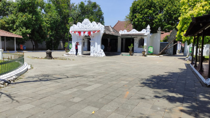 Beberapa Bagian Keraton Cirebon Rusak Imbas Kericuhan