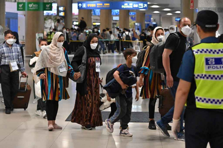 Potret Ratusan Warga Afghanistan Dievakuasi ke Korsel