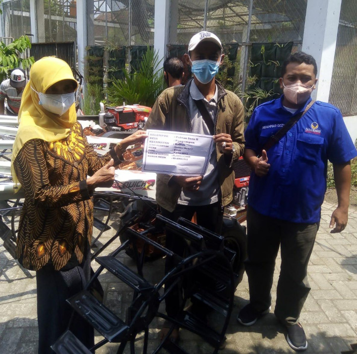Partai NasDem Jombang Sumbang Alsintan Bantu Produktivitas Petani