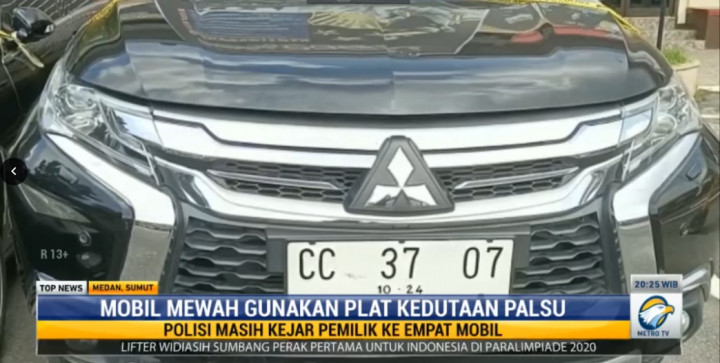 Polisi Sita Mobil Mewah Memakai Berpelat Kedutaan Palsu