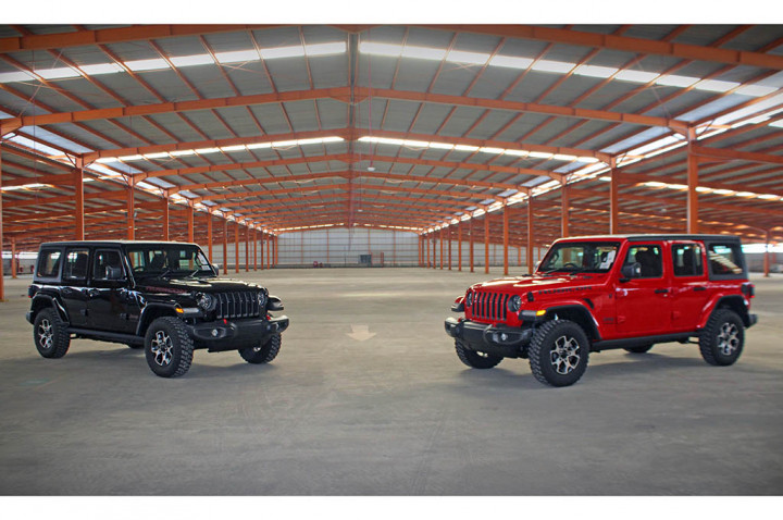 Jeep Wrangler & Gladiator Tantang Orang Kaya Masuk Lumpur