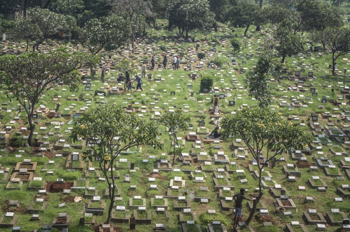 Penuh, TPU Pondok Ranggon Ditutup Total
