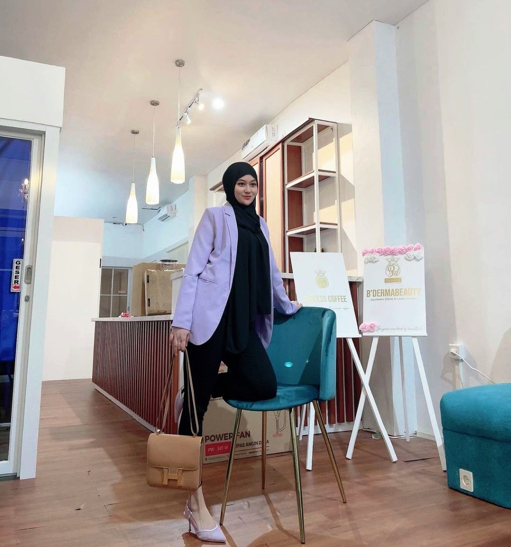 Duwi Wahyuni, seorang bidan yang justru sukses di bisnis skincare (Foto: @yunieadiwidjaya)