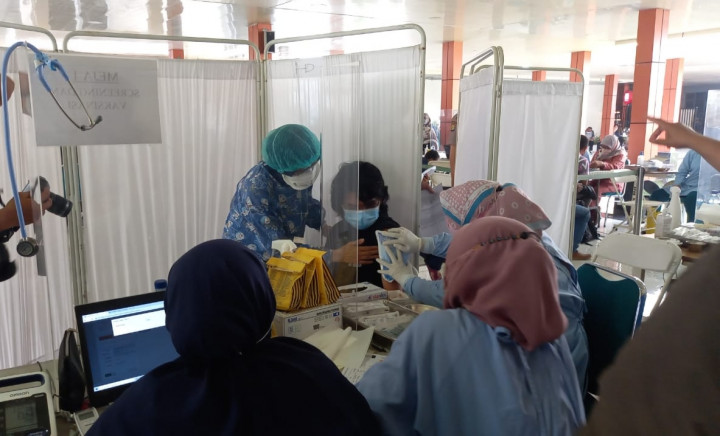 Ratusan Pasien Komorbid di Banten Dapat Vaksin Pfizer