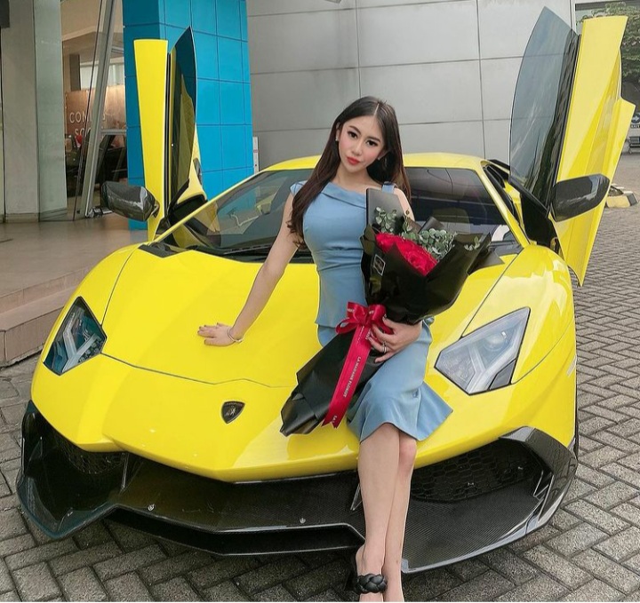 Usai Polisikan Anak Ahok, Selebgram Ayu Thalia Unggah Foto Kaki Luka