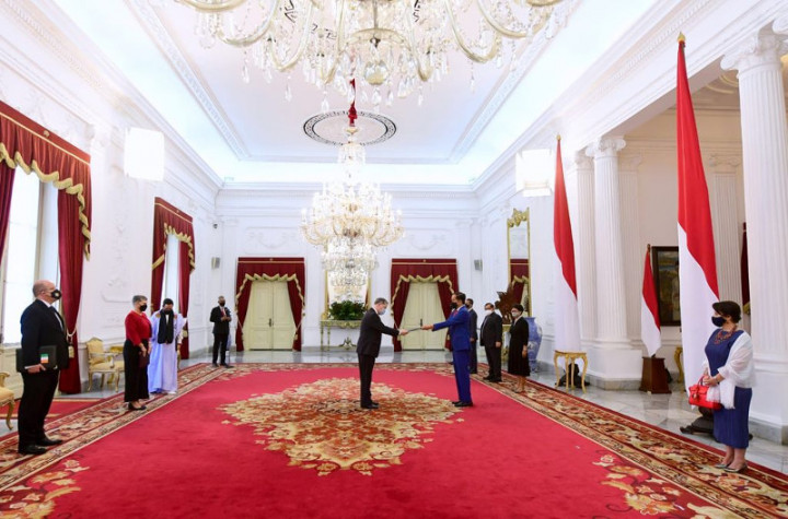 Presiden Jokowi Terima Surat Kepercayaan 4 Duta Besar Negara Sahabat