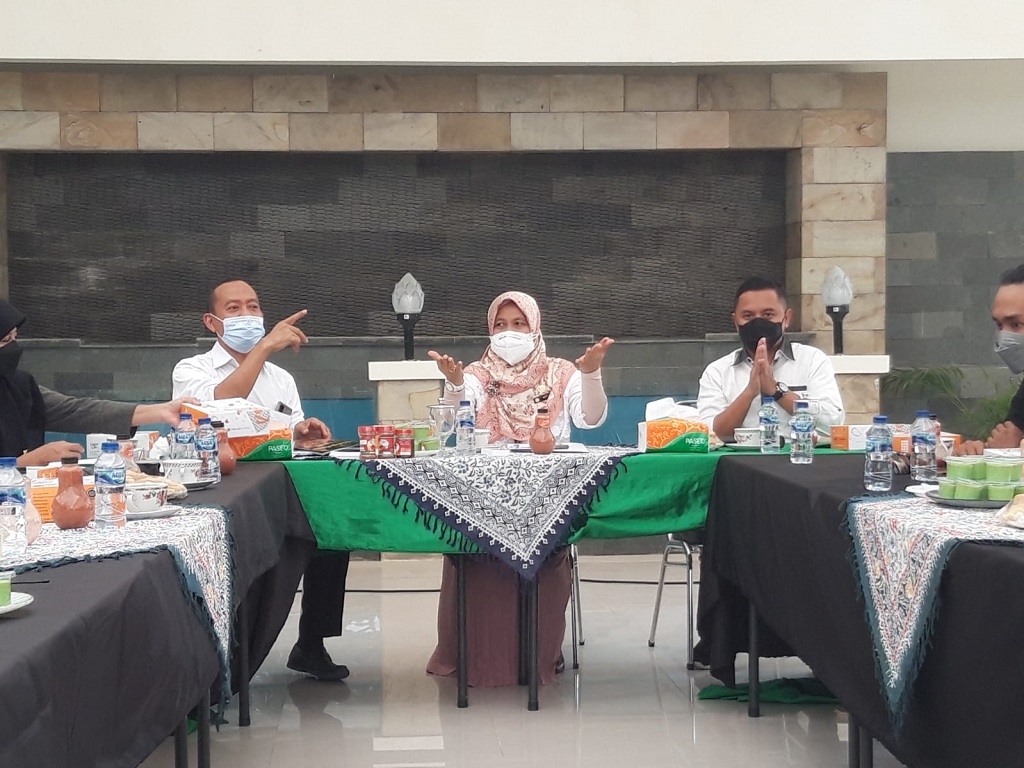 Sekretaris Ditjen Hortikultura Kementan Retno Sri Hartati Mulyandari (tengah). Foto: Medcom.id