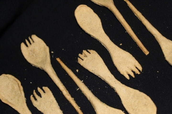 Mahasiswa Unsoed Sulap Limbah Tongkol Jagung Jadi Sendok-Garpu