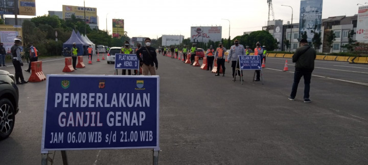 Hari Pertama Ganjil-Genap Kota Bandung Banyak Warga Belum Tahu