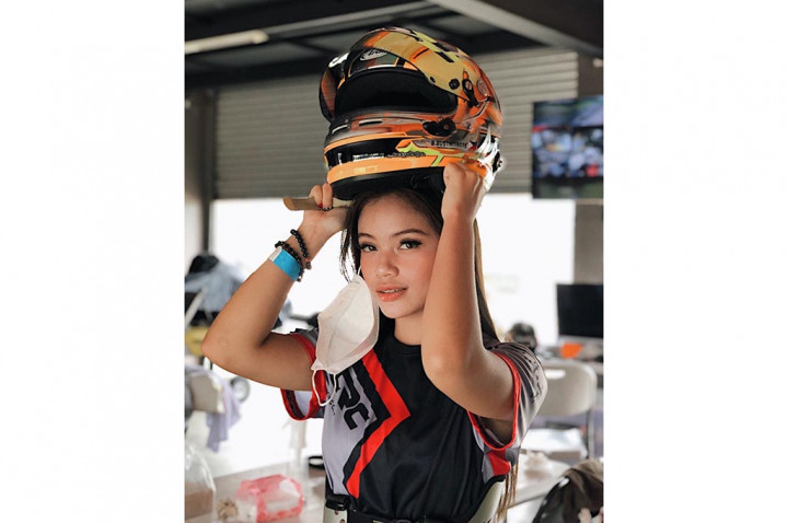 Si Cantik Bianca Bustamante, Penerima Beasiswa Balap FIA