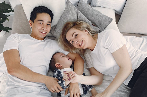 Benarkah Menyusui Bisa Menurunkan Gairah Seks?