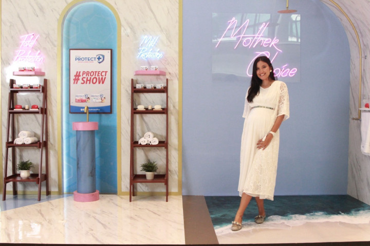 Bunga Zainal dan Zivanna Letisha Berbagi Pengalaman Merawat Buah Hati