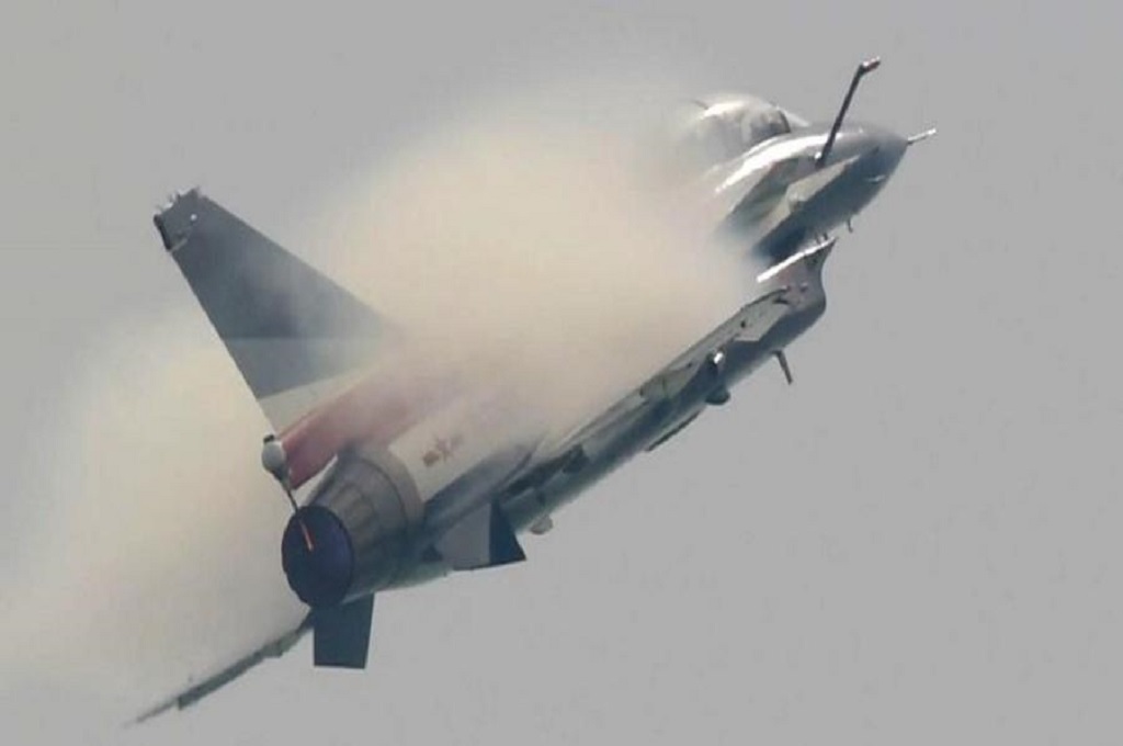 Pesawat J-10 milik Angkatan Udara Tiongkok. (AFP)
