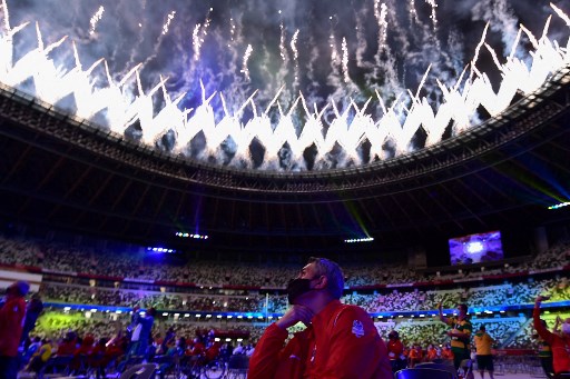 Pesta kembang api di upacara penutupan Paralimpiade Tokyo. (Philip FONG / AFP)