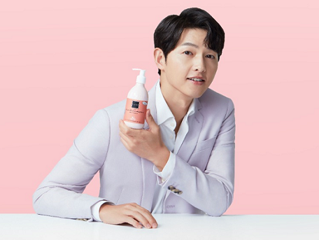 Song Joong-ki akan menjadi Star Ambassador Scarlett untuk mempopulerkan produk-produk kecantikan dan perawatan kulit ini di Indonesia dan di mancanegara. (Foto: Dok. Scarlett)