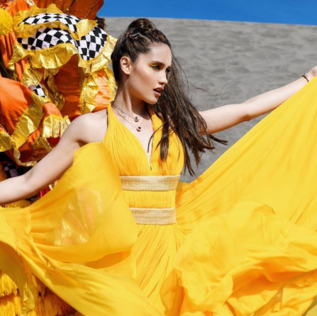 Intip Gaya Fashion Cinta Laura di Video Clip 'Markisa'