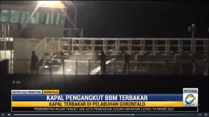 Kapal Pengangkut BBM Terbakar di Pelabuhan Gorontalo