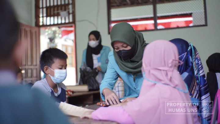 Mahasiswa UNS Beri Pendampingan Belajar Siswa SD di Wonogiri