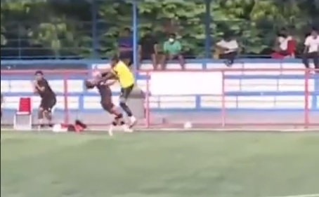 Aksi Tendangan Kungfu Pemain AHHA PS Pati sampai Viral di Luar Negeri