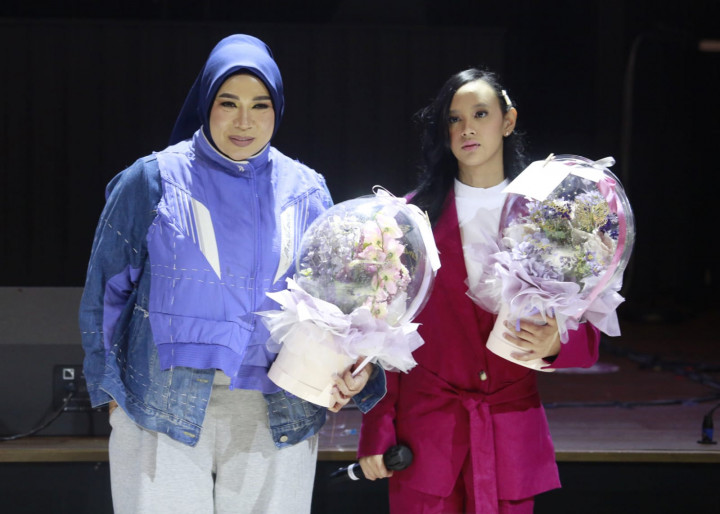 Melly Goeslaw Sempat Kesulitan Buatkan Lagu untuk Dinda Ghania