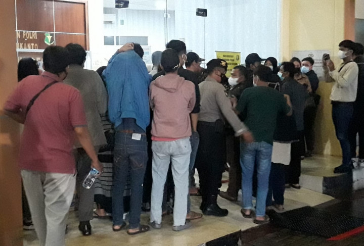 Keluarga Keluhkan Posko Antemortem Semrawut