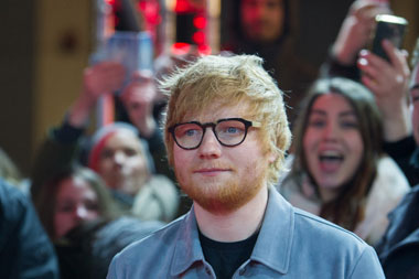 Ed Sheeran Sumbang Rp195 Juta untuk Rumah Sakit Gratis