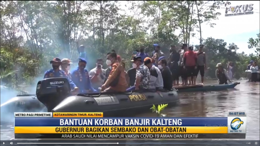 Gubernur Kalteng Sugianto Sabran kunjungi posko pengungsi banjir. Foto: Dok/Screenshot Metro TV