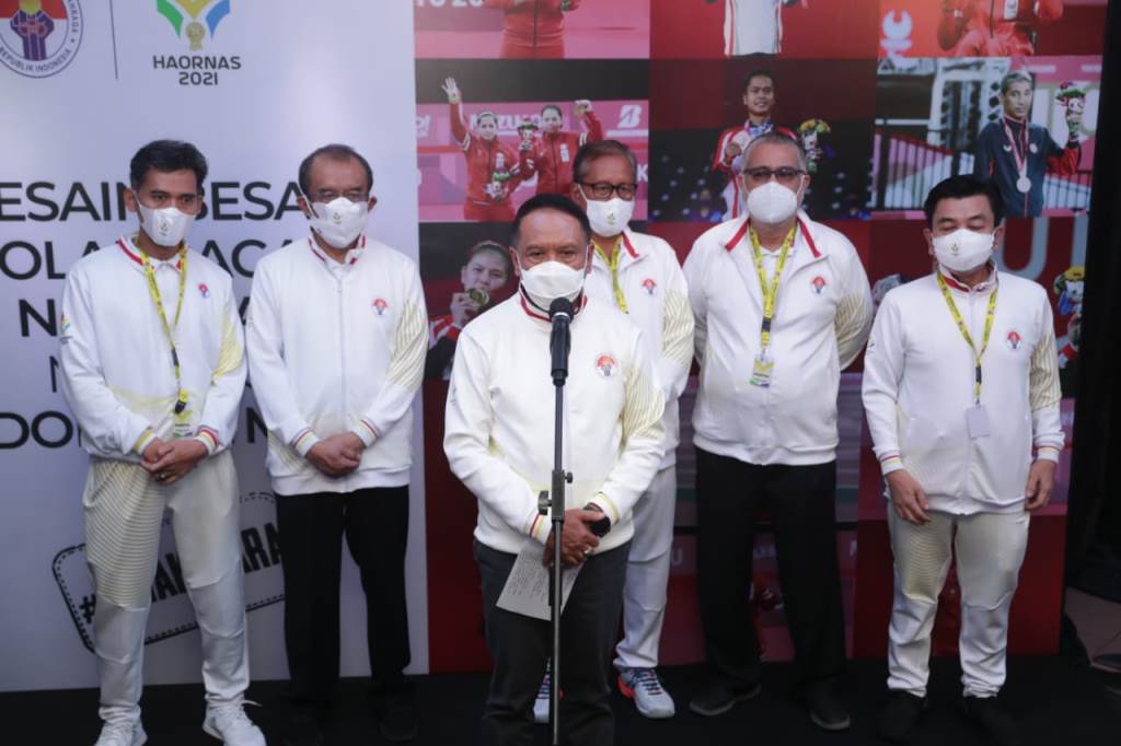 Kementerian Pemuda dan Olahraga Republik Indonesia (Kemenpora RI) menggelar Peringatan Hari Olahraga Nasional (Haronas) ke-38 atau Haornas 2021, Kamis (9/9). Kegiatan ini digelar secara hybrid, sebagian peserta hadir di gedung GOR POPKI Cibubur. (Foto: Do