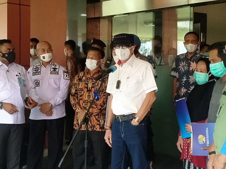 Menteri Yasonna Serahkan Bantuan ke 3 Keluarga Korban Kebakaran Lapas