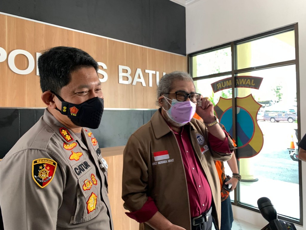Ketua Komnas PA, Arist Merdeka Sirait, di Mapolres Batu, Kamis 9 September 2021.