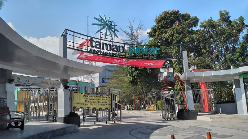 Pintu utama Taman Pintar Yogyakarta. (Medcom.id/ahmad mustaqim)