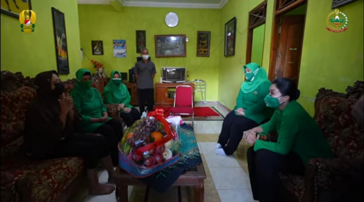 Ketum Persit KCK Semangati Anggotanya untuk Sembuh dari Strok