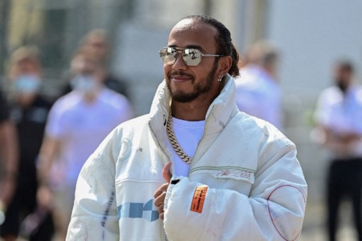 Hamilton Sebut Russell Hadirkan Energi Baru ke Mercedes