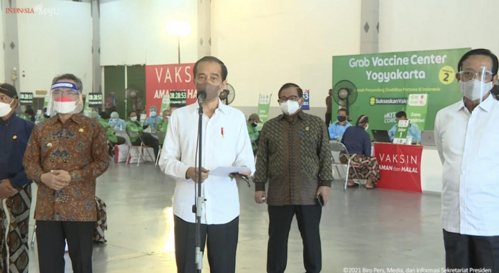 70% of Indonesians Have to be Vaccinated against Covid-19 by Year-End: Jokowi